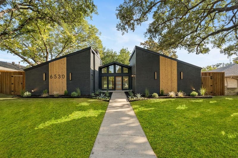 6530 Southpoint Drive, Dallas TX 75248 - Photo 2