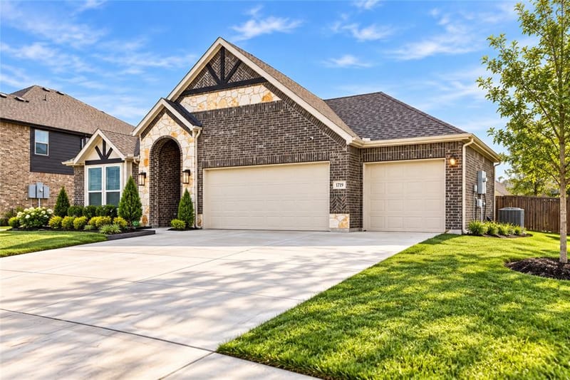 1719 Newport Lane, Cedar Hill TX 75104