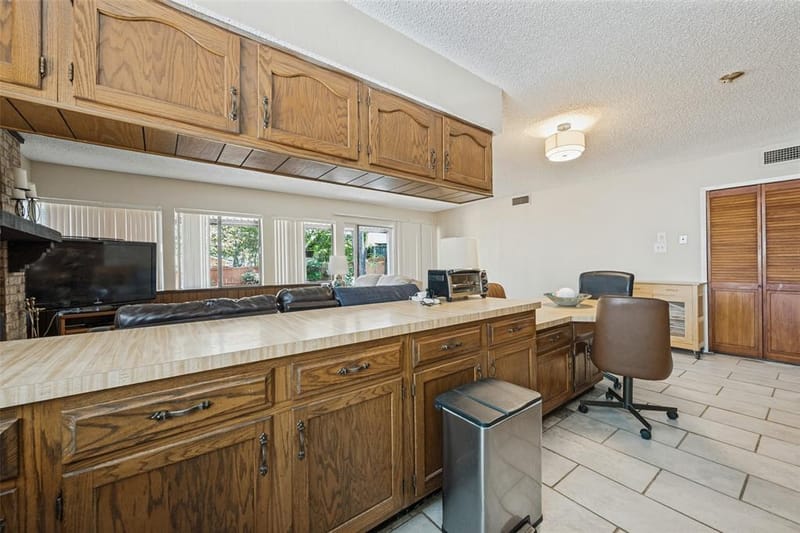 4237 Glen Springs Drive, Arlington TX 76016 - Photo 11