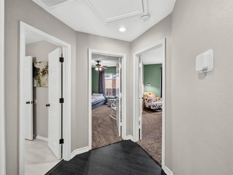 8304 Crystalwood Drive, Dallas TX 75249 - Photo 23