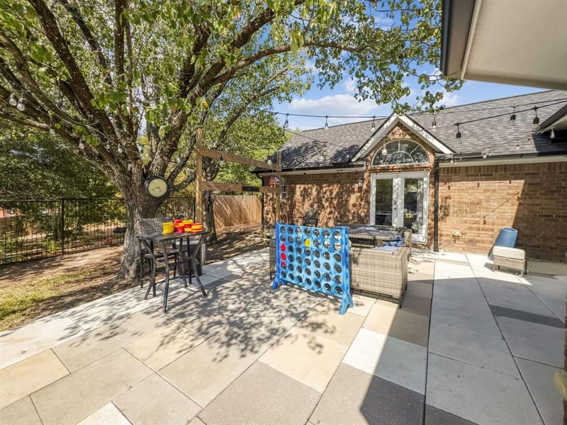 8304 Crystalwood Drive, Dallas TX 75249 - Photo 32