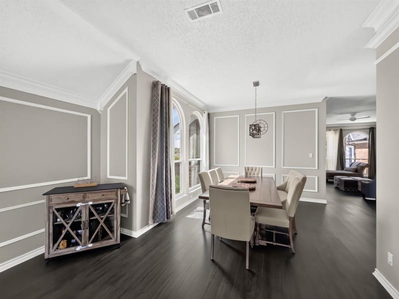8304 Crystalwood Drive, Dallas TX 75249 - Photo 10