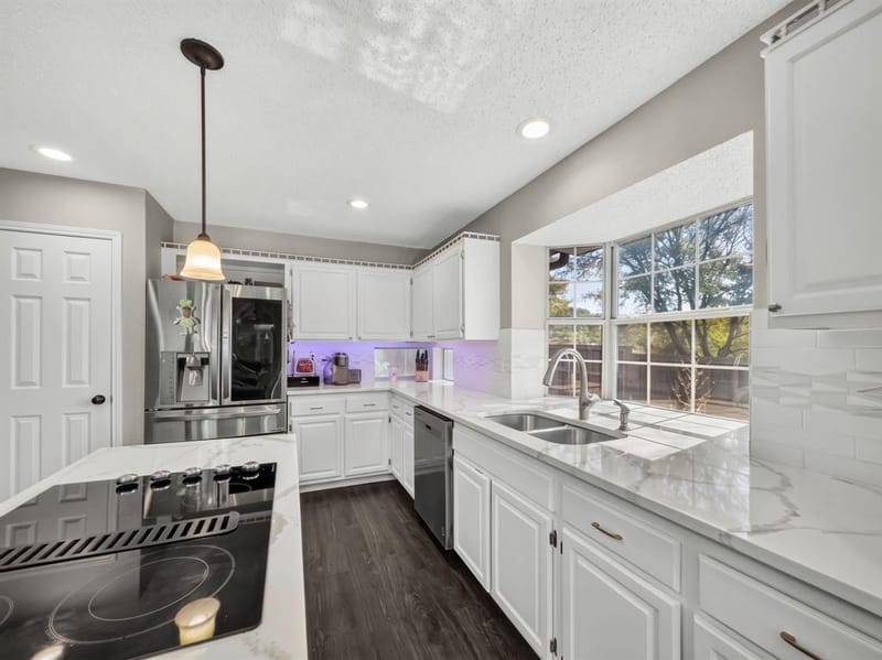8304 Crystalwood Drive, Dallas TX 75249 - Photo 15