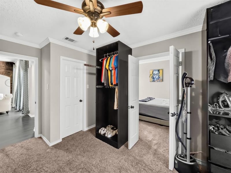 8304 Crystalwood Drive, Dallas TX 75249 - Photo 25