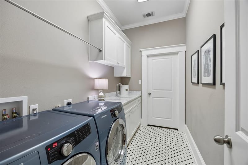 335 S Windomere Avenue, Dallas TX 75208 - Photo 32