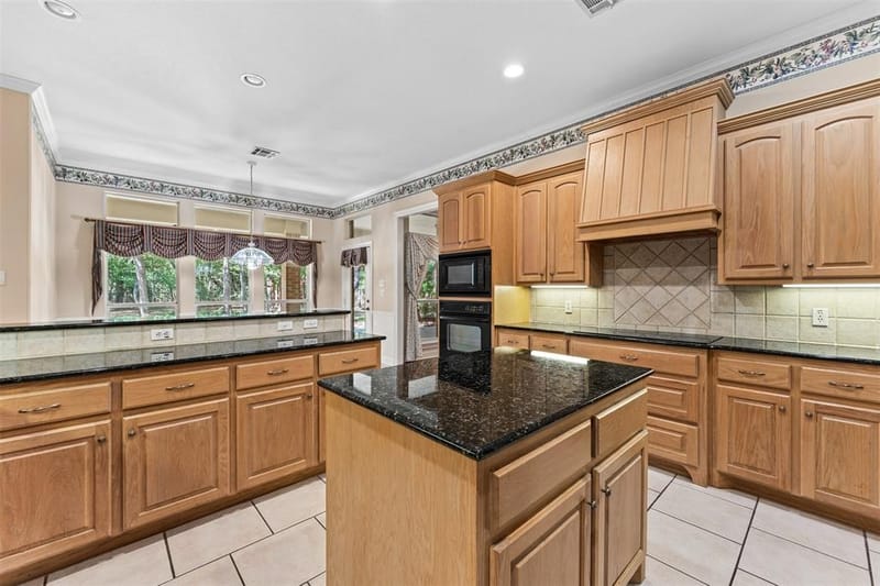 235 Settlers Creek Trail, Woodway TX 76712 - Photo 2