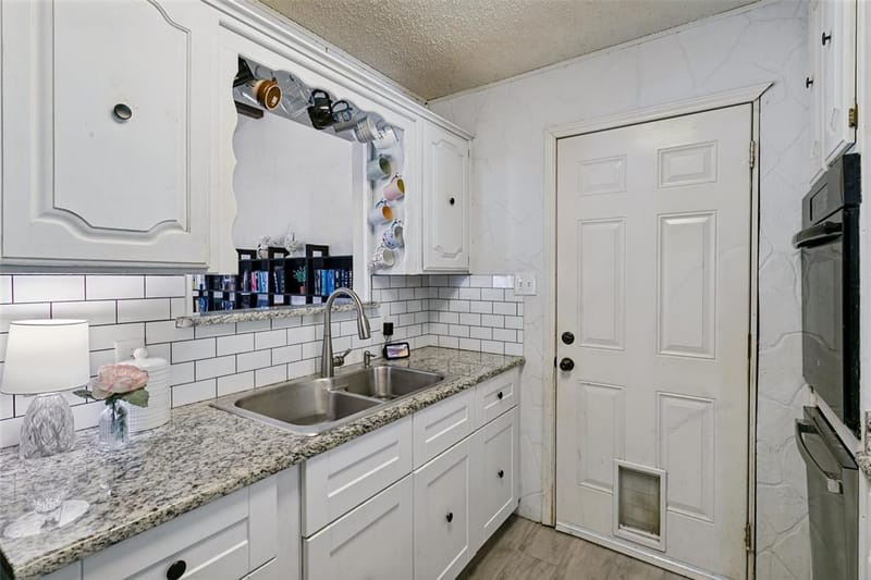 5474 Valley Drive, Fort Worth TX 76140 - Photo 13