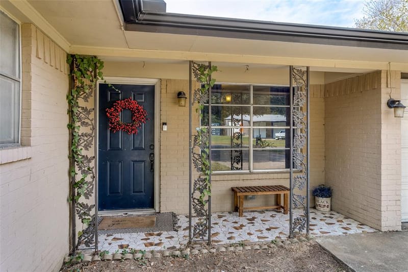 5474 Valley Drive, Fort Worth TX 76140 - Photo 3