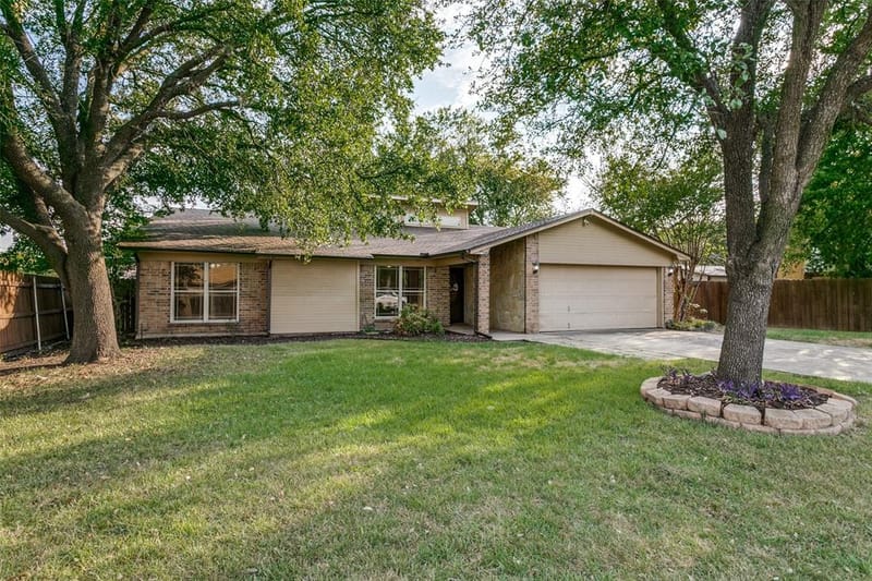 904 Dewey Scott Street, Benbrook TX 76126 - Photo 2