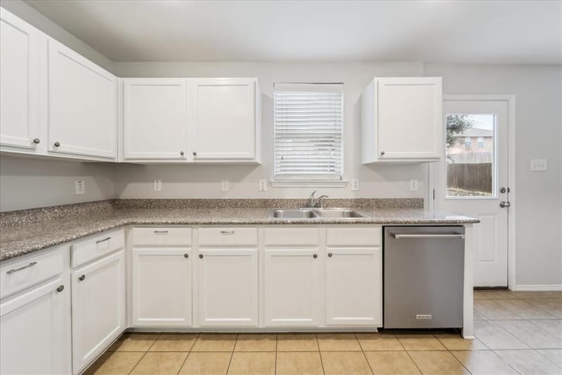 10664 Midway Drive, Frisco TX 75035 - Photo 9