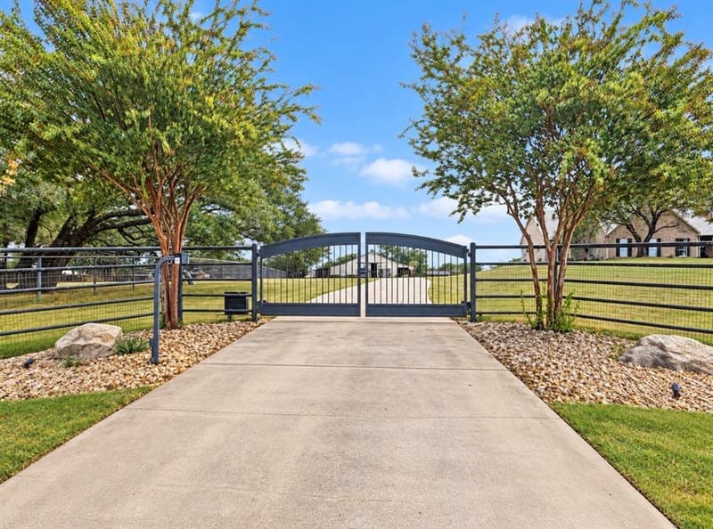 211 Silverado Drive, Weatherford TX 76087 - Photo 4