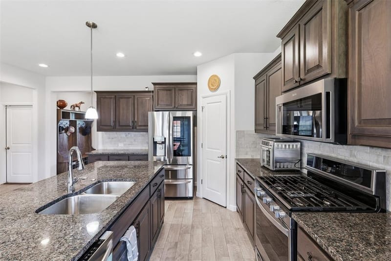 1101 Burlingame Drive, Cleburne TX 76033 - Photo 10