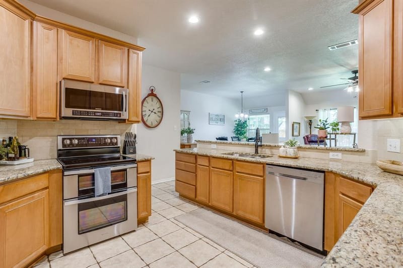 853 Royal Oak Lane, Burleson TX 76028 - Photo 3