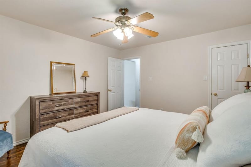 853 Royal Oak Lane, Burleson TX 76028 - Photo 33