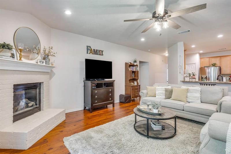 853 Royal Oak Lane, Burleson TX 76028 - Photo 18