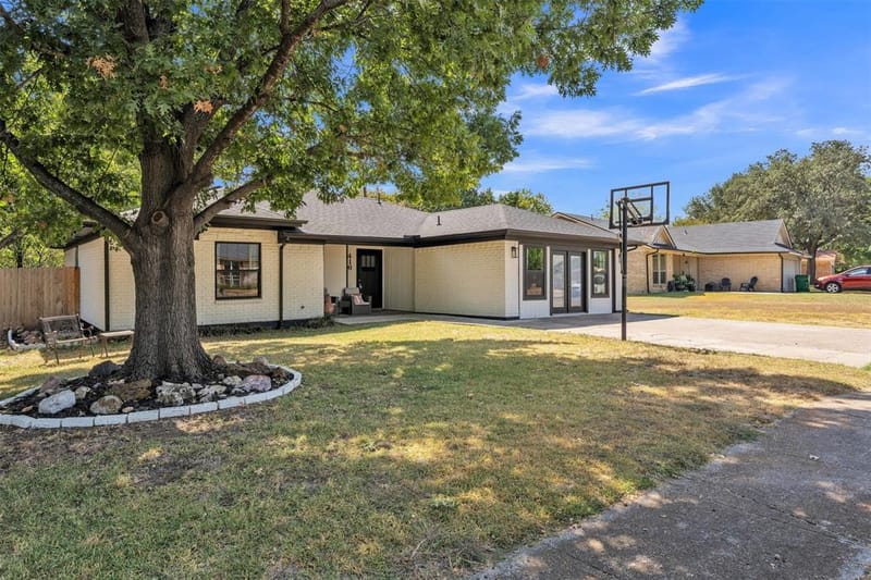 416 Ferenz Avenue, Crowley TX 76036 - Photo 9