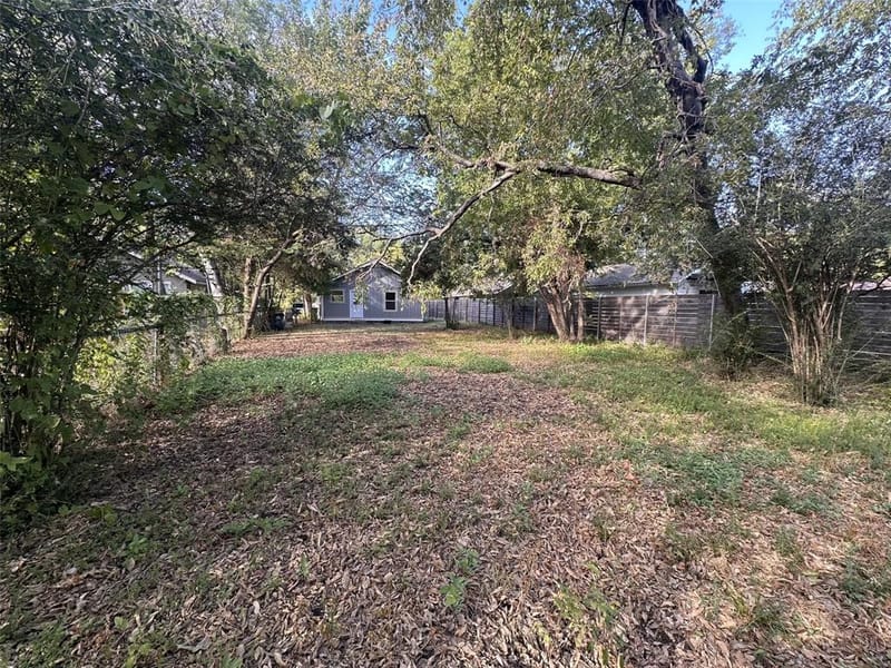 327 Egan Street, Denton TX 76201 - Photo 6