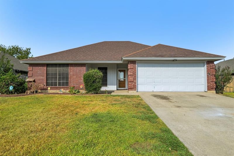 609 Ruth Drive, Kennedale TX 76060 - Photo 2
