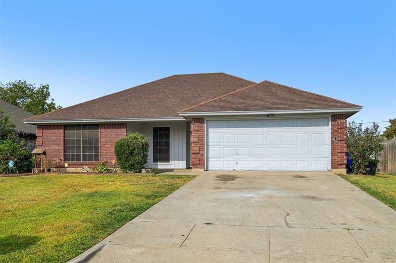 609 Ruth Drive, Kennedale TX 76060 - Photo 3