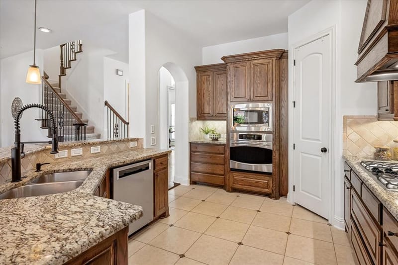 9705 Bowman Drive, Fort Worth TX 76244 - Photo 11