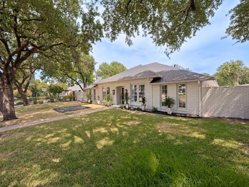 16810 Deer Park Drive, Dallas TX 75248 - Photo 3