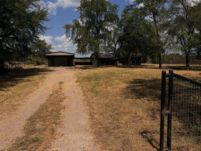 1223 Yowell Road, Whitesboro TX 76273 - Photo 31