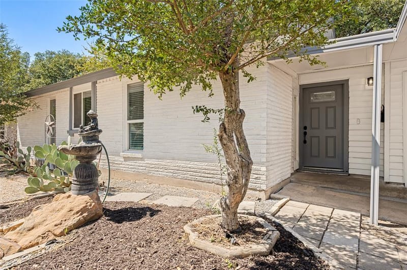 3411 Ashcroft Court, Irving TX 75062 - Photo 3