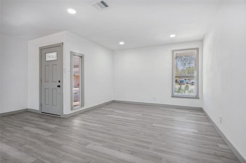 3411 Ashcroft Court, Irving TX 75062 - Photo 4