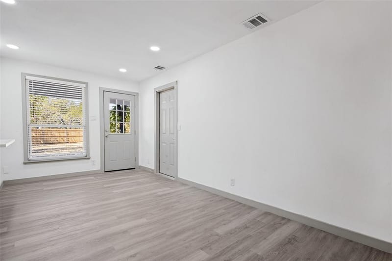 3411 Ashcroft Court, Irving TX 75062 - Photo 8