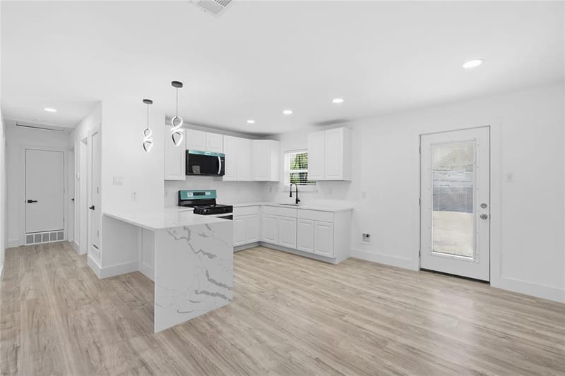 1504 Daniel Drive, Arlington TX 76010 - Photo 3
