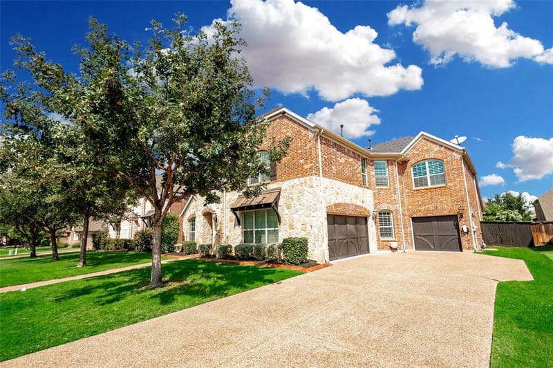2883 Redfern Drive, Trophy Club TX 76262 - Photo 2
