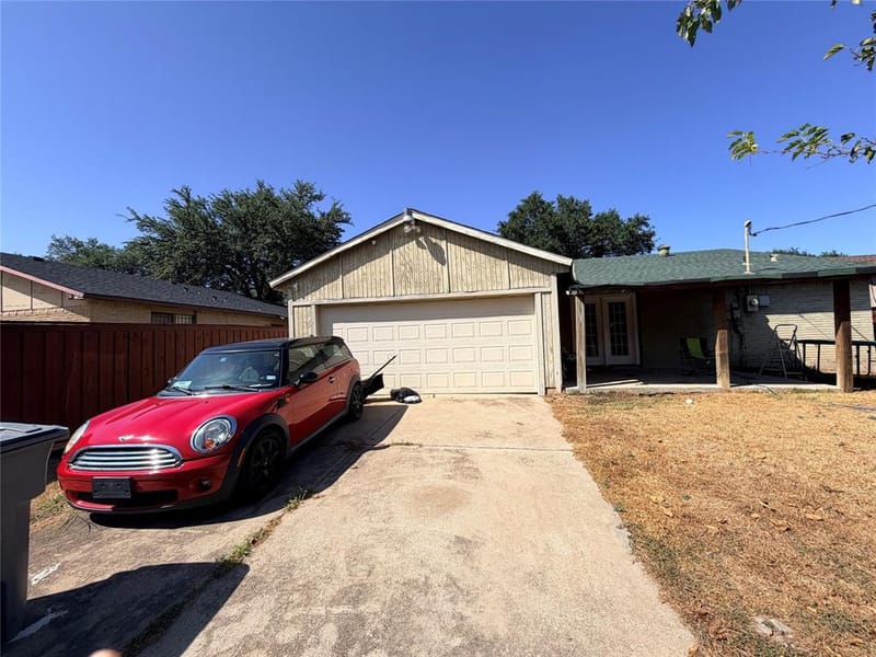 7116 Chinaberry Road, Dallas TX 75249 - Photo 6