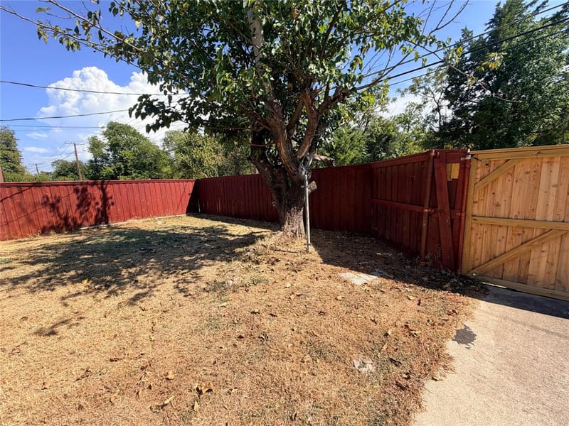7116 Chinaberry Road, Dallas TX 75249 - Photo 8