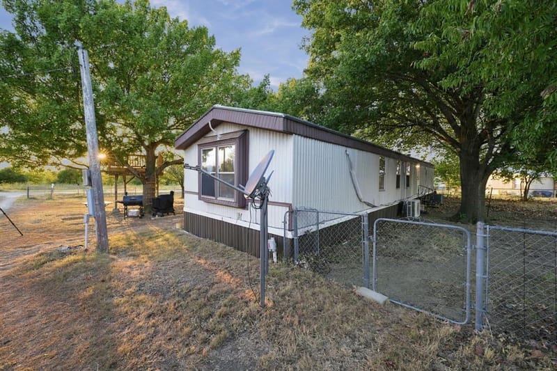 1206 Toby Street, Alvarado TX 76009