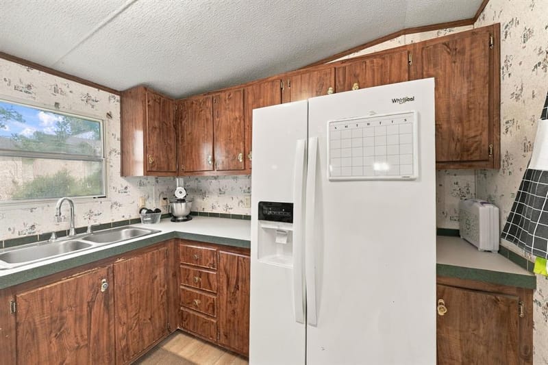 1206 Toby Street, Alvarado TX 76009 - Photo 5