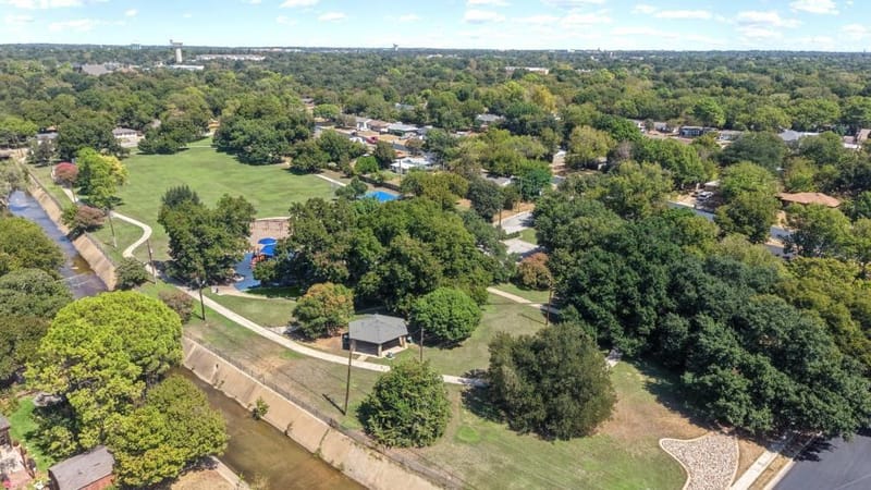 409 Arthur Drive, Hurst TX 76053 - Photo 31