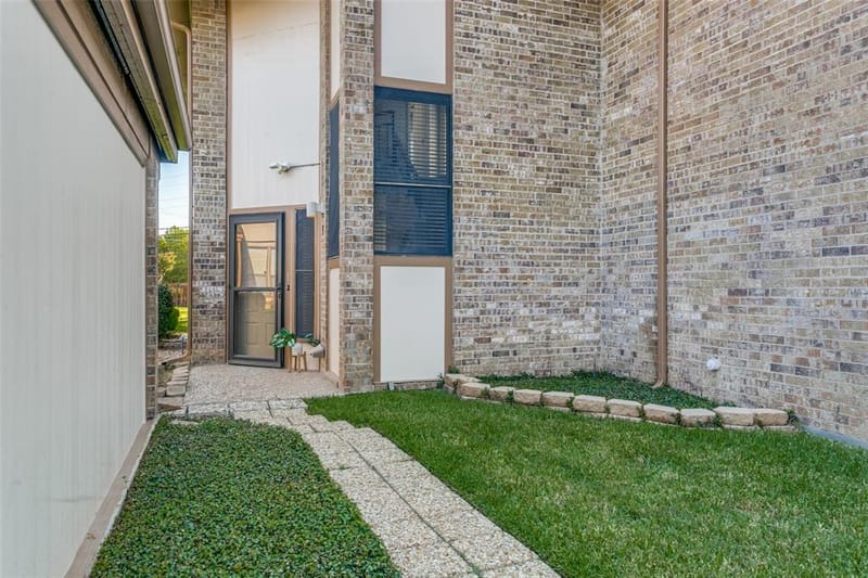 7 Dewberry Court, Bedford TX 76021