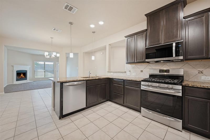10045 Eagle Pass Place, McKinney TX 75071 - Photo 9