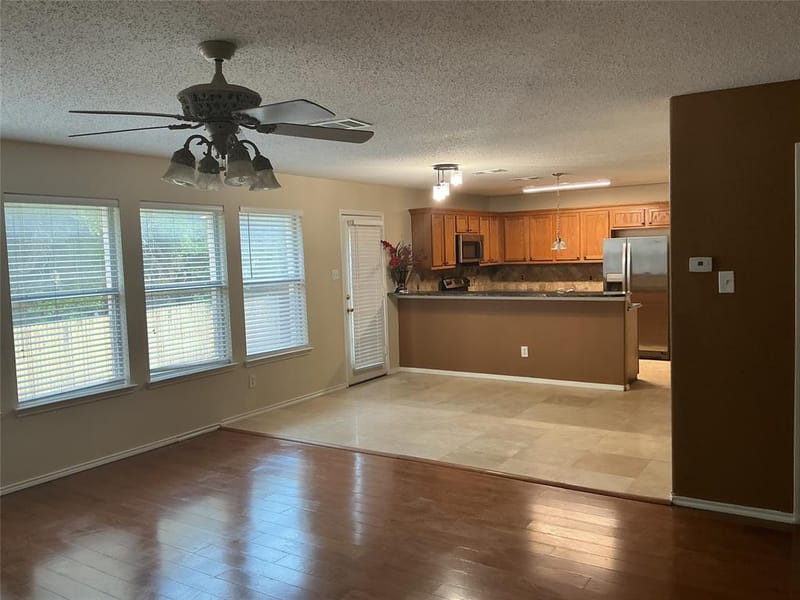 1340 Lake Grove Lane, DeSoto TX 75115 - Photo 9