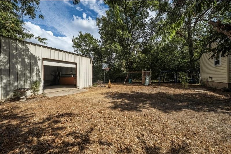 129 Victory Drive, Beverly Hills TX 76711 - Photo 22