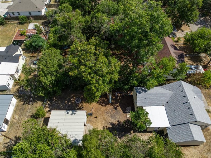 129 Victory Drive, Beverly Hills TX 76711 - Photo 32