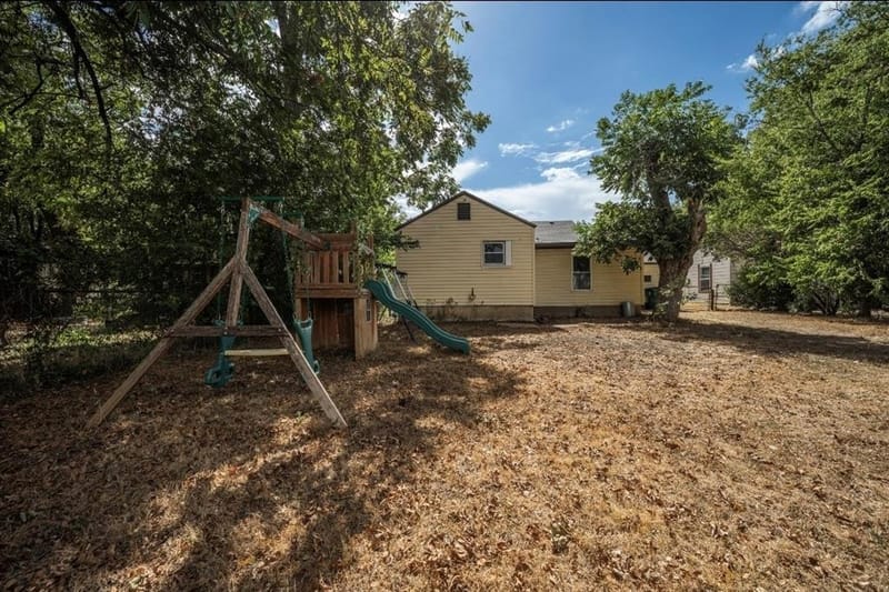129 Victory Drive, Beverly Hills TX 76711 - Photo 24