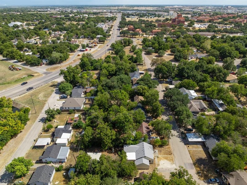 129 Victory Drive, Beverly Hills TX 76711 - Photo 33