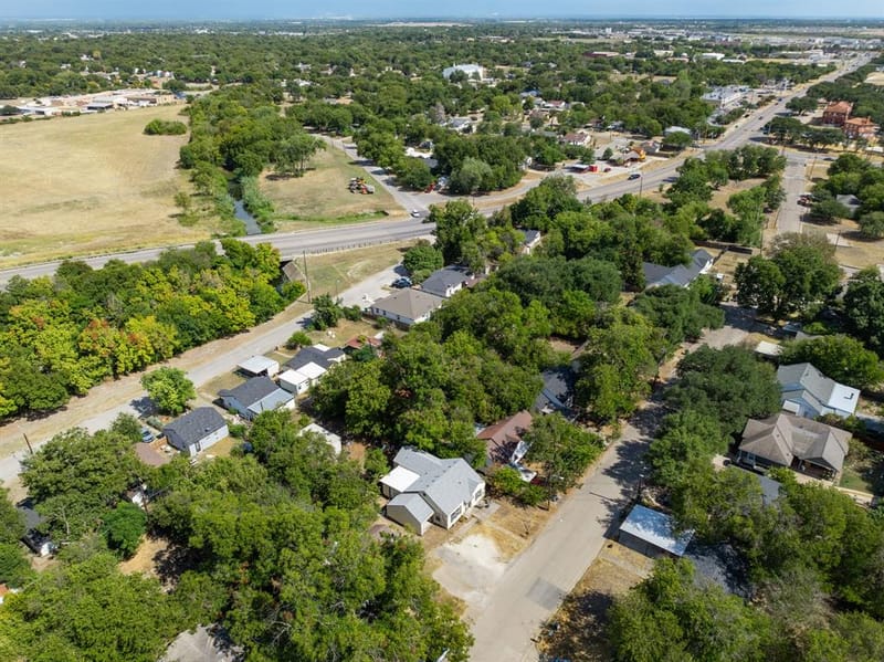 129 Victory Drive, Beverly Hills TX 76711 - Photo 35
