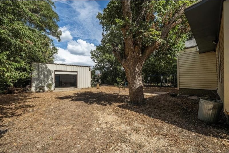 129 Victory Drive, Beverly Hills TX 76711 - Photo 21