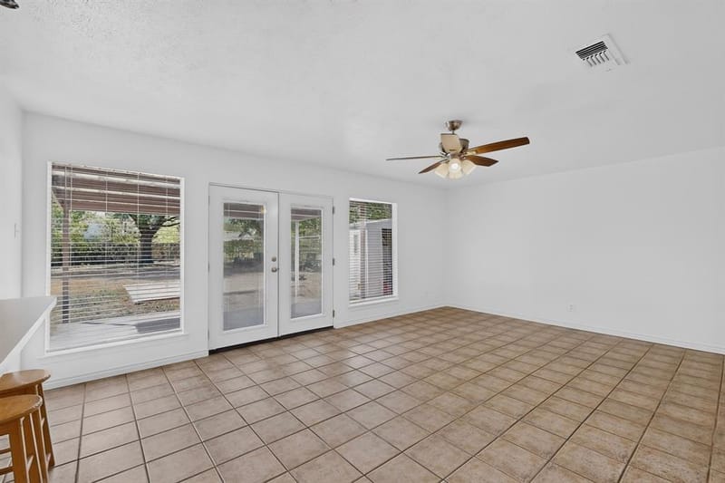 346 Linkcrest Drive, Duncanville TX 75137 - Photo 6