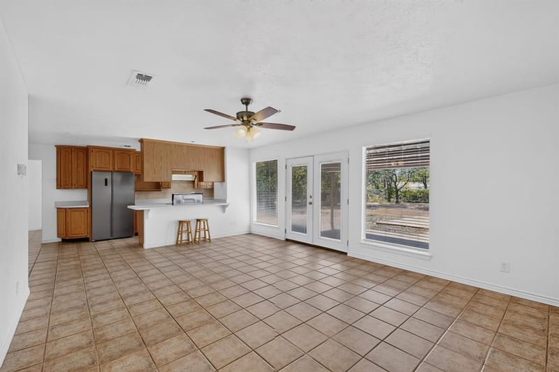 346 Linkcrest Drive, Duncanville TX 75137 - Photo 7
