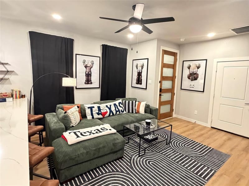 1654 Hudspeth Avenue, Dallas TX 75216 - Photo 2
