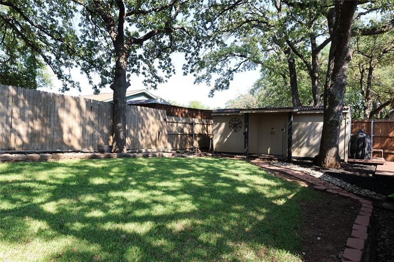 2813 Meandering Way, Bedford TX 76021 - Photo 32