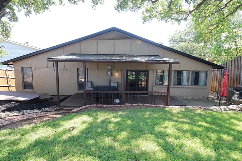 2813 Meandering Way, Bedford TX 76021 - Photo 35